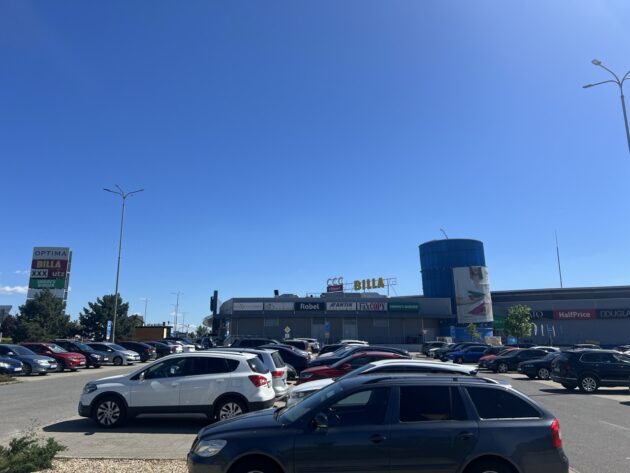 Jedno zo záchytných parkovísk pri posledných MS v hokeji v Košiciach